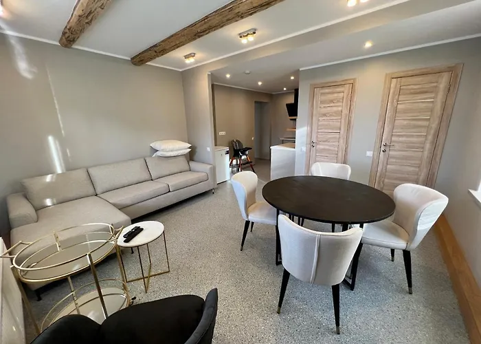 Apartments In Dobele City Center - Pilsetas Maja